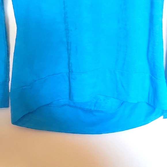 High/Low blue 💙 top - Picture 3 of 4